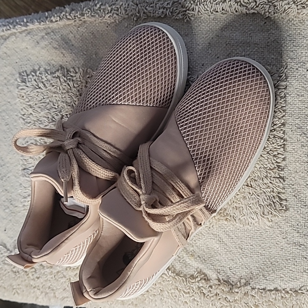 PALE PINK Big Buddha Sneakers Pink Fabric, Women's 7